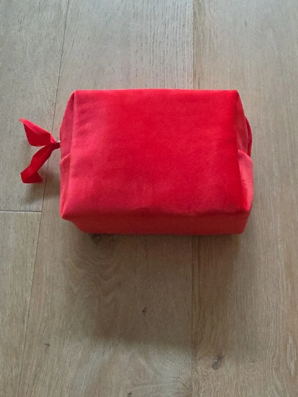 NWOT Clarins Red Velvet 'Star' Toiletry Pouch